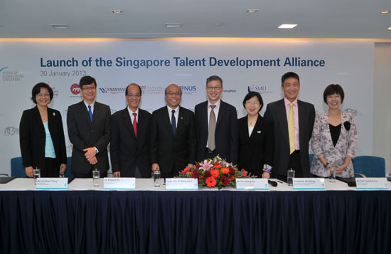 新加坡七家教育机构成立发展联盟拓展中国培训