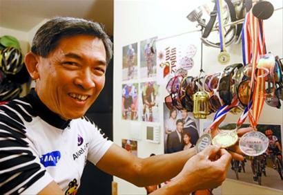 这些奖牌是在上海参加各项比赛的纪念。