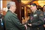 新華社照片，新加坡，2013年6月1日 （XHDW）（11）第12屆香格裏拉對話會在新加坡舉行6月1日，中國人民解放軍副總參謀長戚建國（右）在新加坡舉行的香格裏拉對話會期間會見越南國防部副部長阮志咏。第12屆香格裏拉對話會5月31日晚在新加坡開幕。在為期3天的會議期間，來自亞太以及區外等20多個國家和地區的國防部長、防務高官和學者將討論區域安全議題，並舉行雙邊或多邊會談。新華社發（鄧智煒攝）