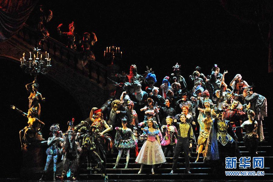 （晚报）（1）《歌剧魅影》在新加坡上演