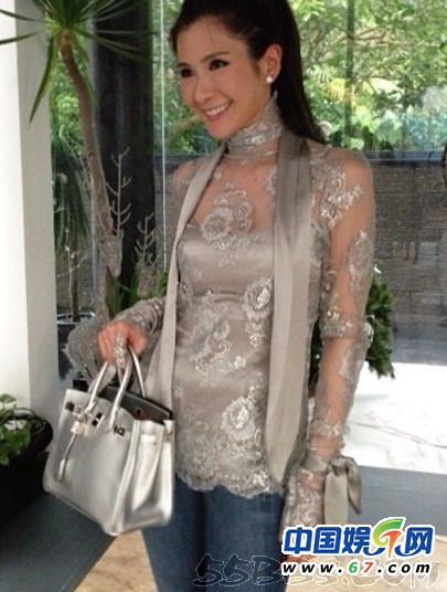 新加坡名媛炫富&ldquo;爱马仕屋&rdquo;