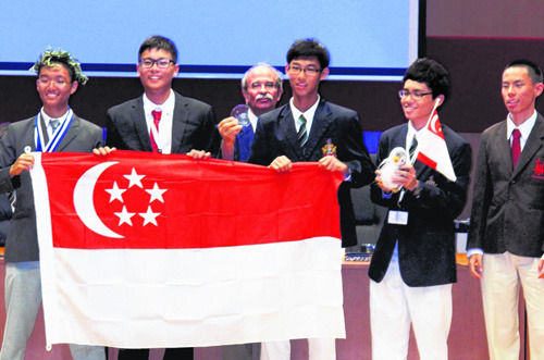扬威国际学术竞赛 新加坡华人学生创骄人成绩