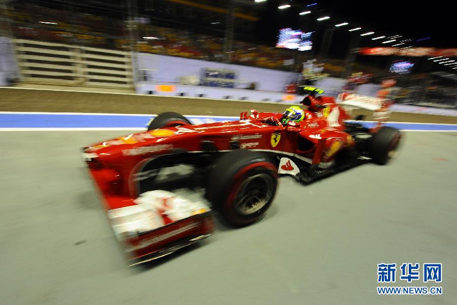 （体育）（5）赛车&mdash;&mdash;新加坡F1夜间大奖赛进行第二圈练习 