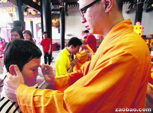 祈愿考试顺利新加坡2000华人家长学子寺庙祭孔