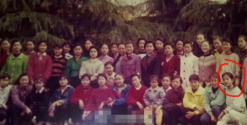 赵薇学生时代旧照（图片来源贴吧）