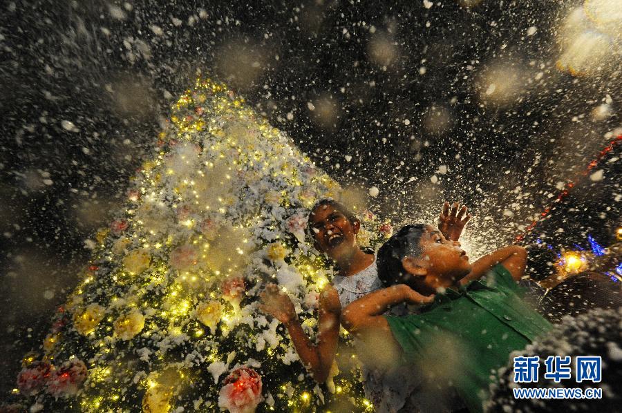 （国际）（4）新加坡：&ldquo;雪花&rdquo;飞舞平安夜