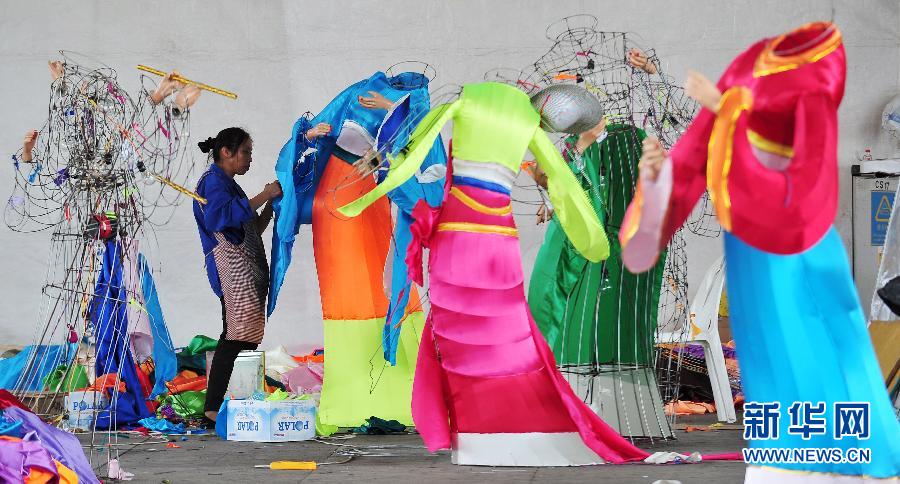 （XHDW）（2）新加坡华人准备庆祝农历新年