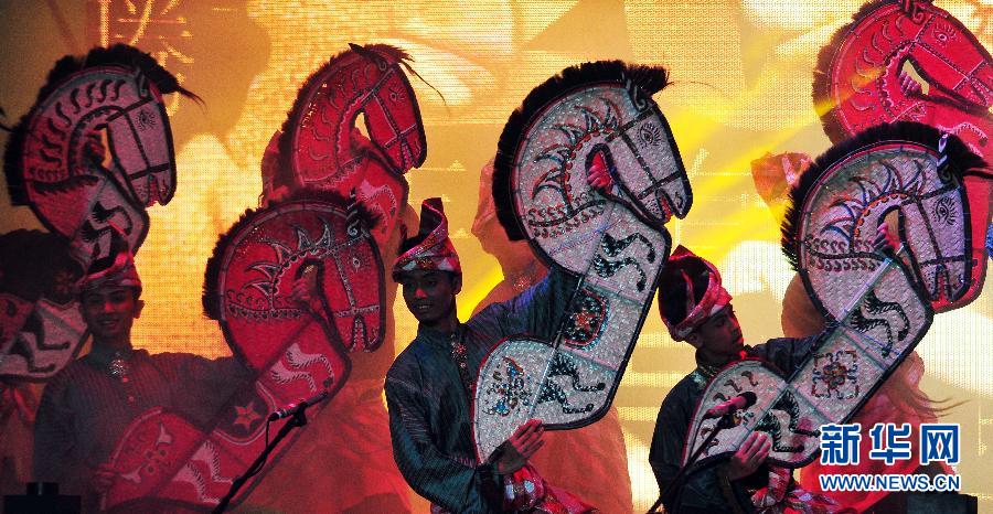 （国际）（6）新加坡牛车水举行农历新年亮灯仪式