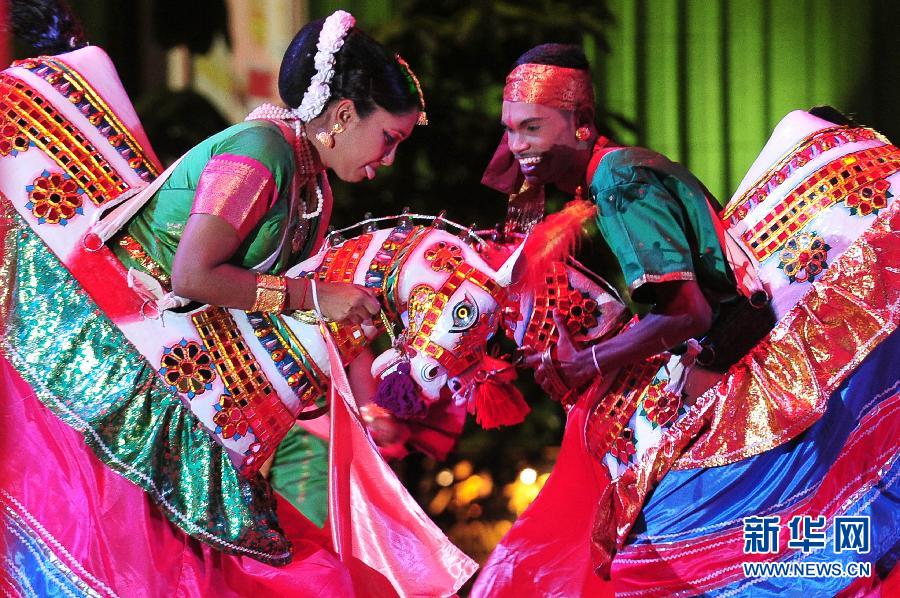 （国际）（8）新加坡牛车水举行农历新年亮灯仪式