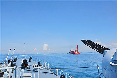 早上，南海&ldquo;赤染海天万里空&rdquo;的日出美景还在记者脑中回旋，眼前又出现了难得一见的景观。