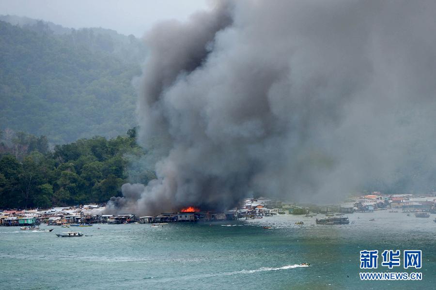 （国际）（1）马来西亚沙巴州水上木屋区发生火灾