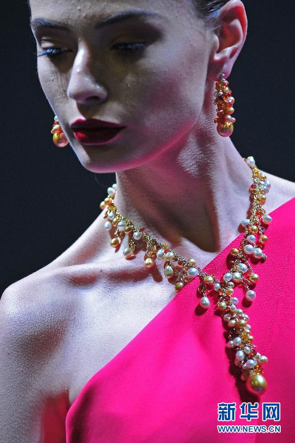 （晚报）（2）新加坡国际珠宝首饰博览会开展