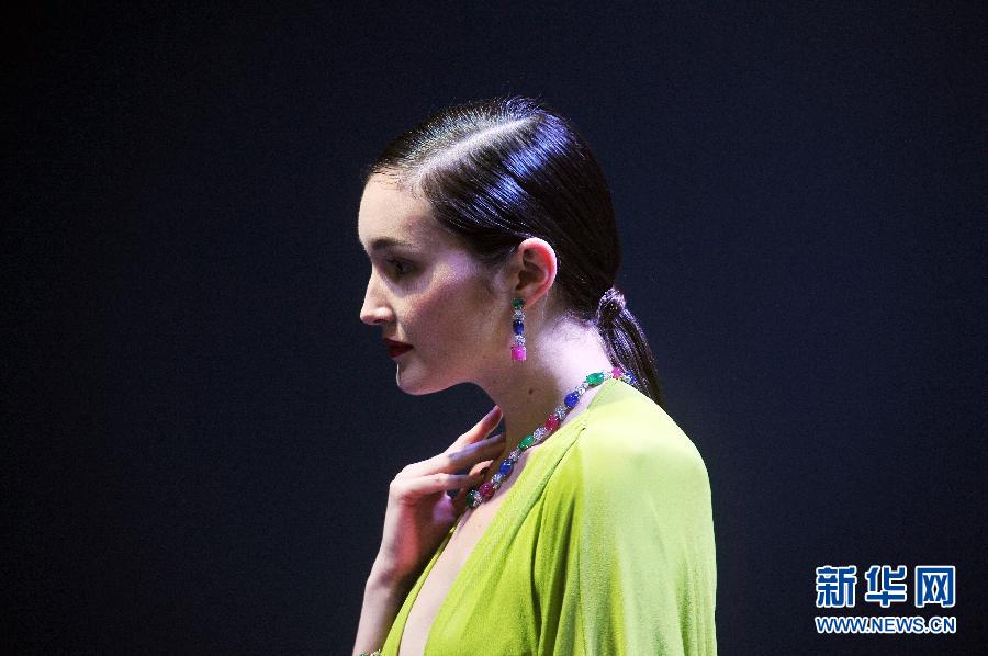 （晚报）（3）新加坡国际珠宝首饰博览会开展