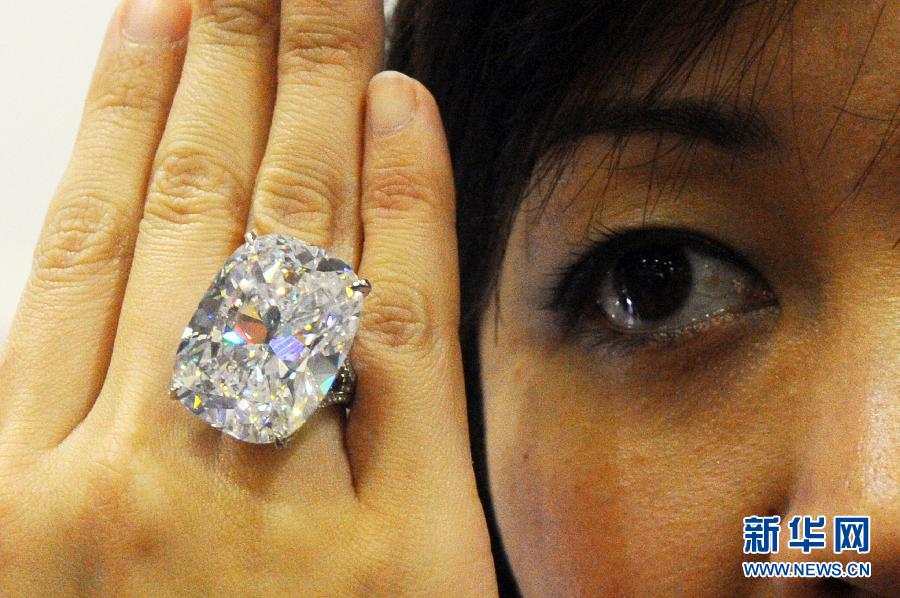 （晚报）（5）新加坡国际珠宝首饰博览会开展