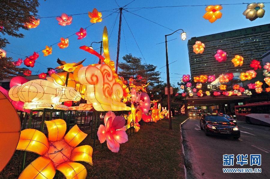 （国际）（3）新加坡亮起中秋节灯饰