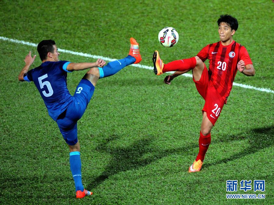 足球-友谊赛:中国香港队战胜新加坡队
