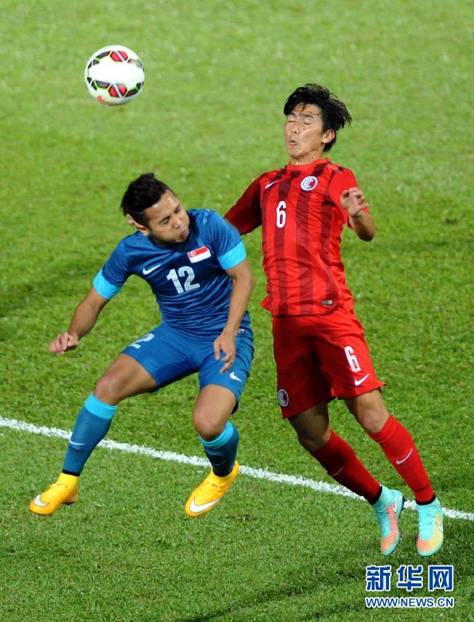 足球-友谊赛:中国香港队战胜新加坡队