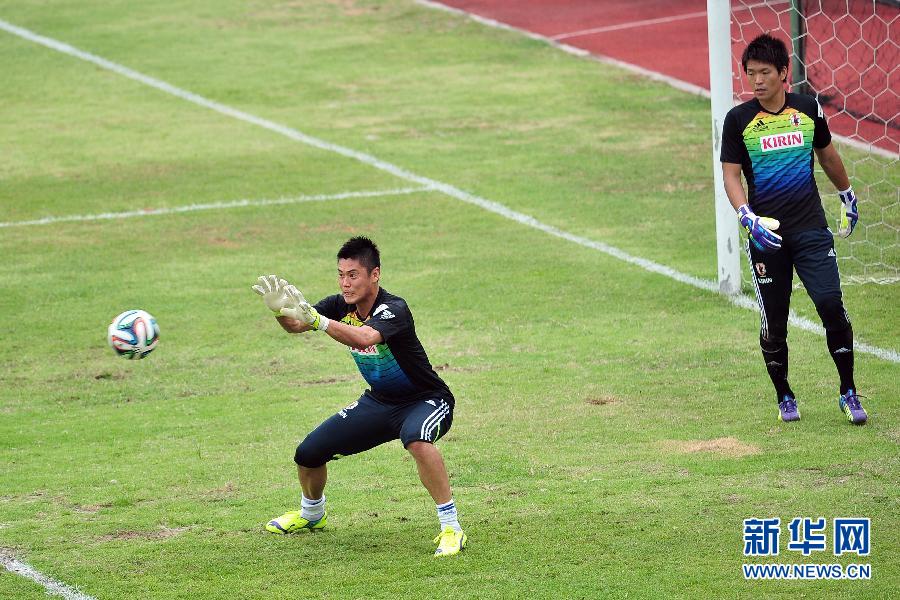 （体育）（8）足球&mdash;&mdash;日本队在新加坡训练
