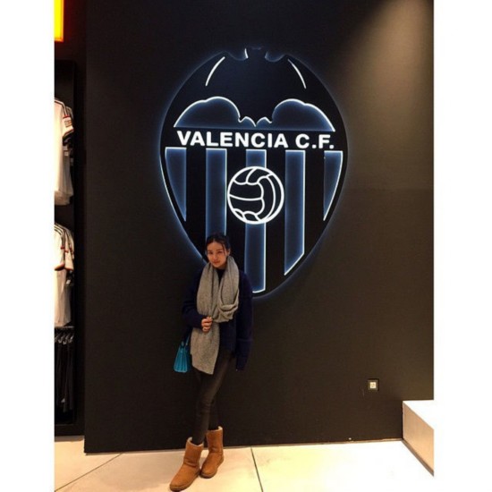 西甲老板林荣福美艳女儿爆红 撞脸baby(1/14)