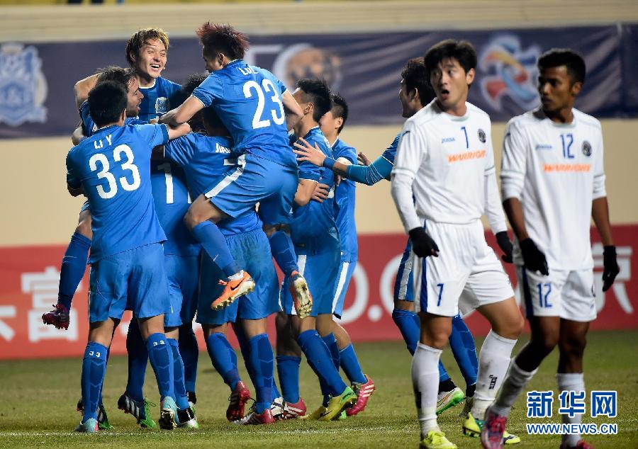 （体育）（4）足球——亚冠资格赛：广州富力胜新加坡勇士