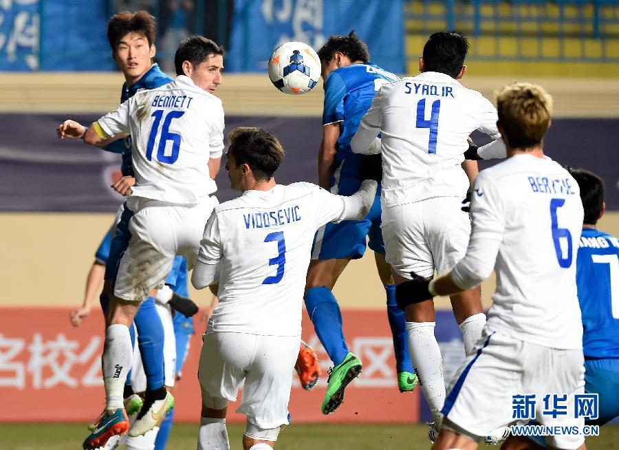 （体育）（5）足球——亚冠资格赛：广州富力胜新加坡勇士