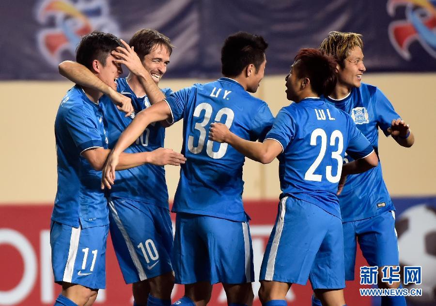 （体育）（8）足球——亚冠资格赛：广州富力胜新加坡勇士