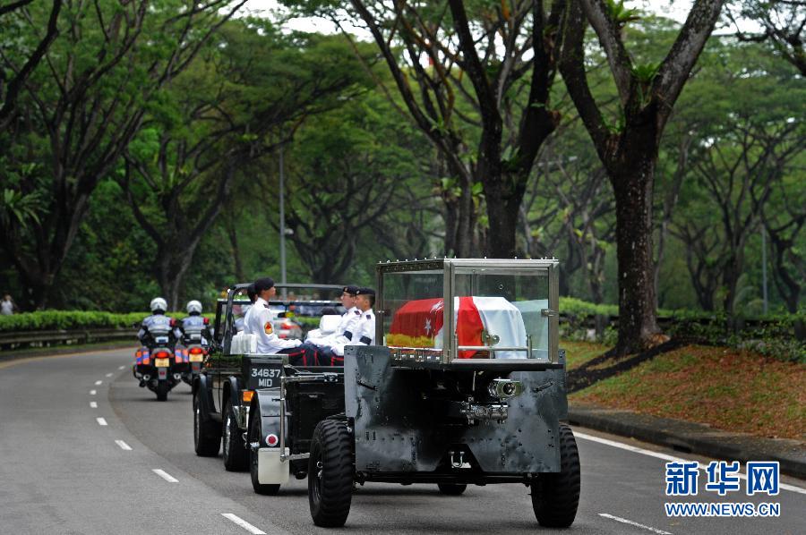（国际）（1）李光耀灵柩被运往新加坡万礼火化场