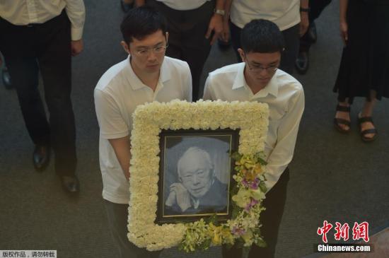 資料圖：當地時間3月29日，新加坡建國總理李光耀的國葬儀式舉行。