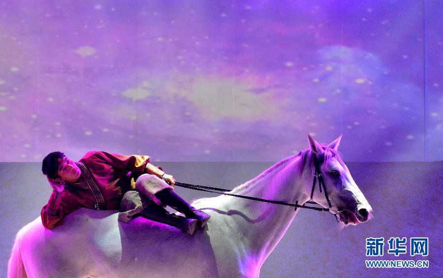 #（文化）（1）内蒙古锡林浩特上演《千古马颂》