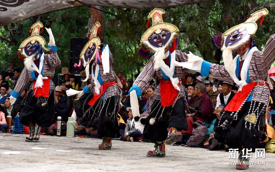 （晚报）（1）拉萨：罗布林卡赏藏戏