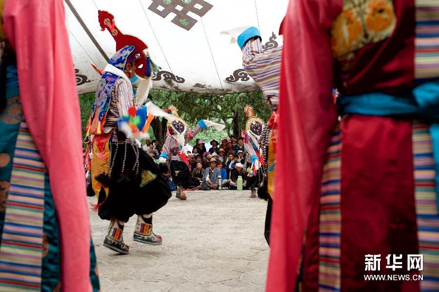 （晚报）（4）拉萨：罗布林卡赏藏戏