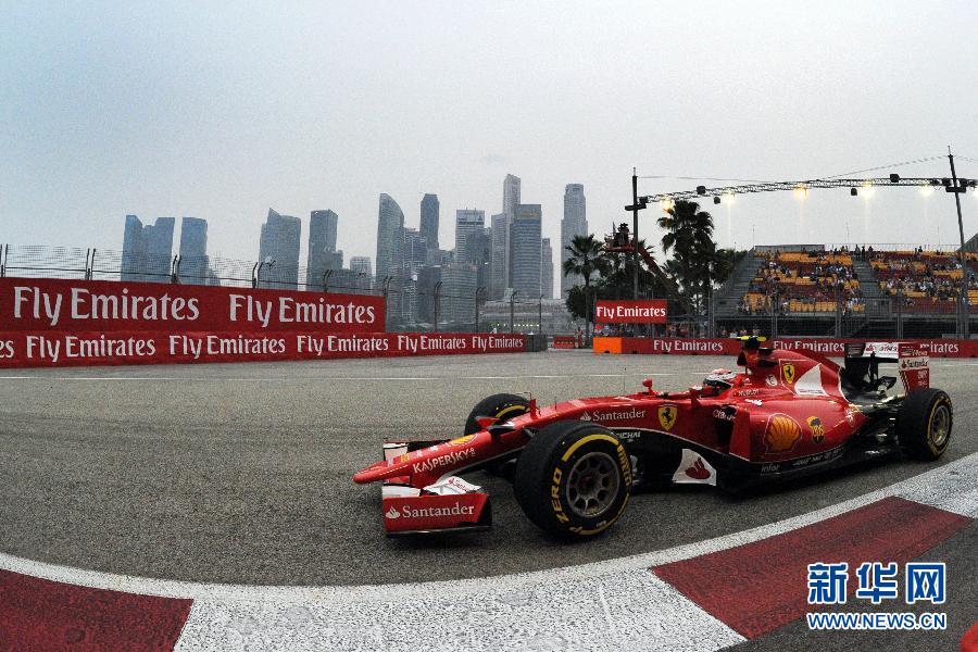 （体育）（1）赛车&mdash;&mdash;F1新加坡夜赛：新加坡夜间大奖赛第一轮练习赛赛况