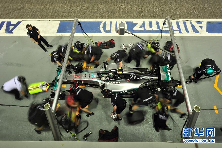 （体育）（3）F1赛车&mdash;&mdash;新加坡站：新加坡夜间大奖赛赛况