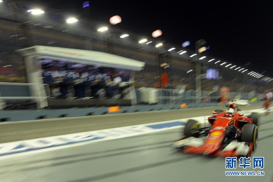 （体育）（4）F1赛车&mdash;&mdash;新加坡站：新加坡夜间大奖赛赛况