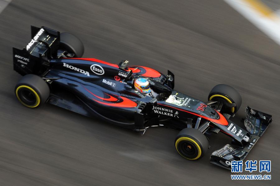（体育）（1）赛车&mdash;&mdash;F1新加坡站大奖赛第三轮练习赛