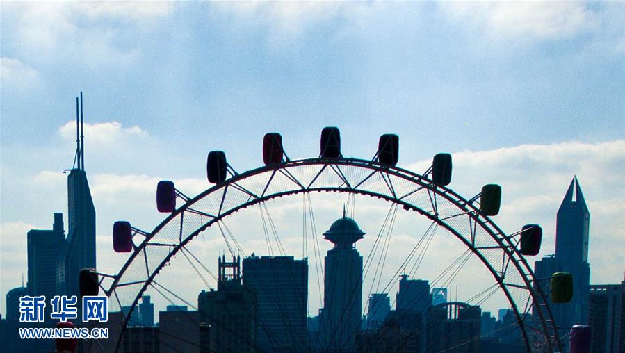 #（社会）（2）上海首个屋顶摩天轮即将启用