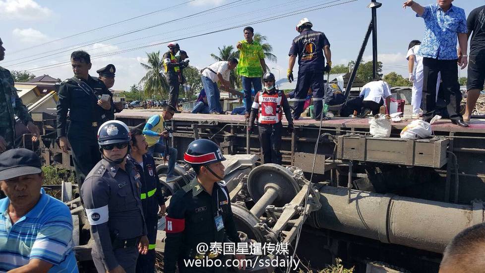 泰国火车撞上运牛车致5人死亡