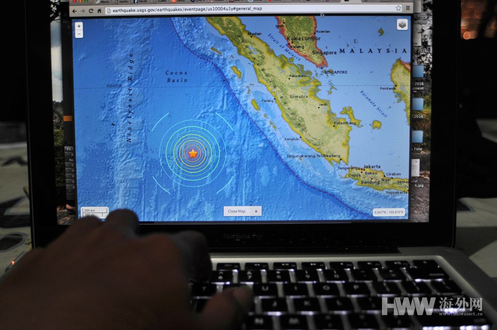 印尼发生7.8级大地震 居民连夜疏散