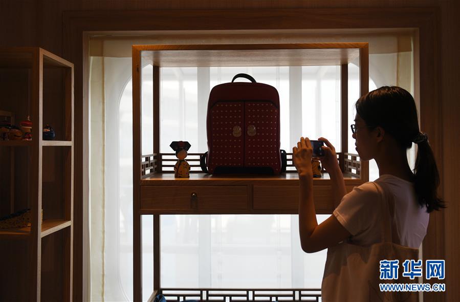 （晚报）（3）故宫博物院与皇家加勒比国际游轮开展文创合作