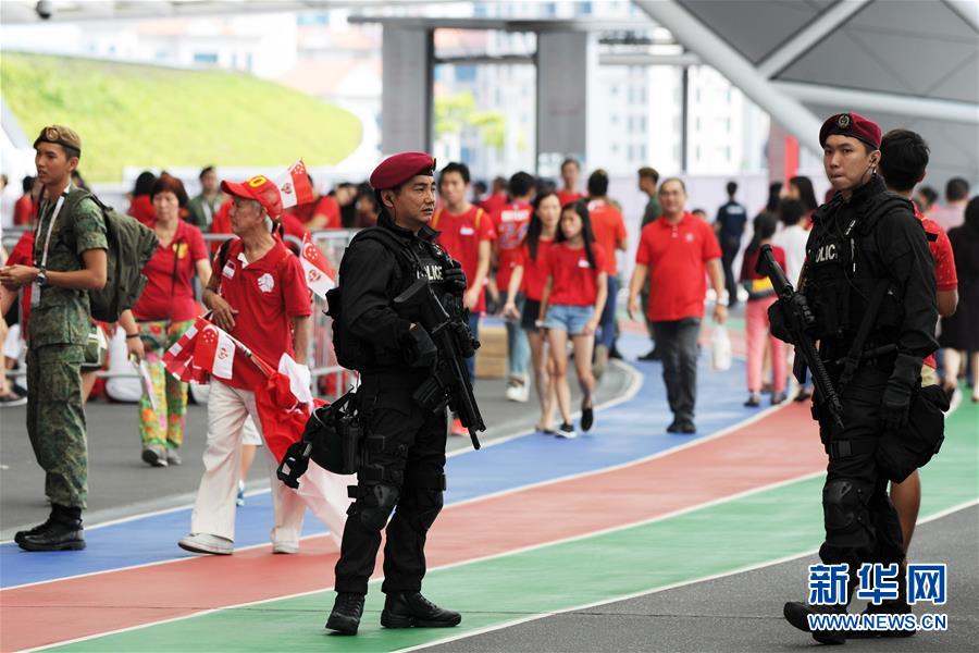 （国际）（1）新加坡51周年国庆庆典安保严密