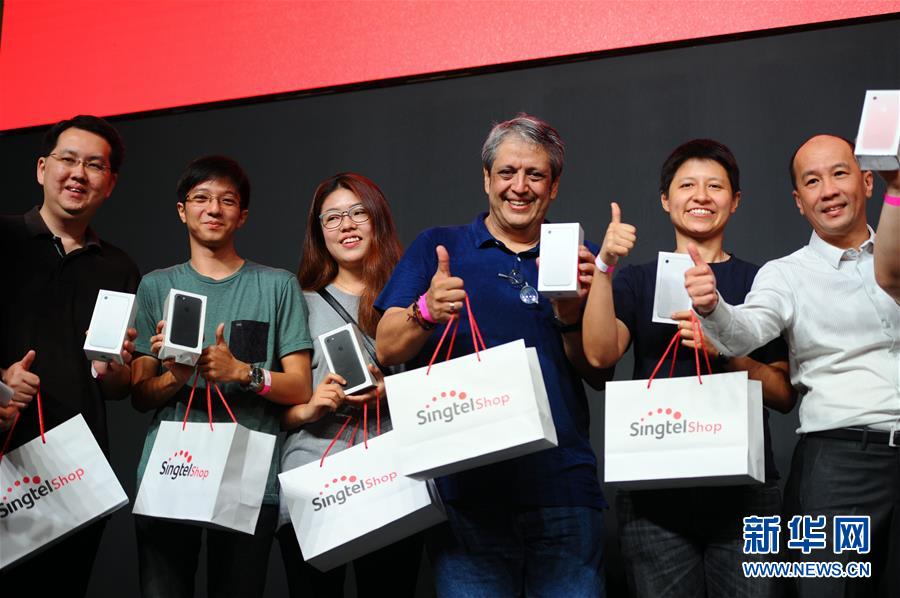 （国际）（2）苹果手机iPhone7和iPhone7 Plus在新加坡开始发售
