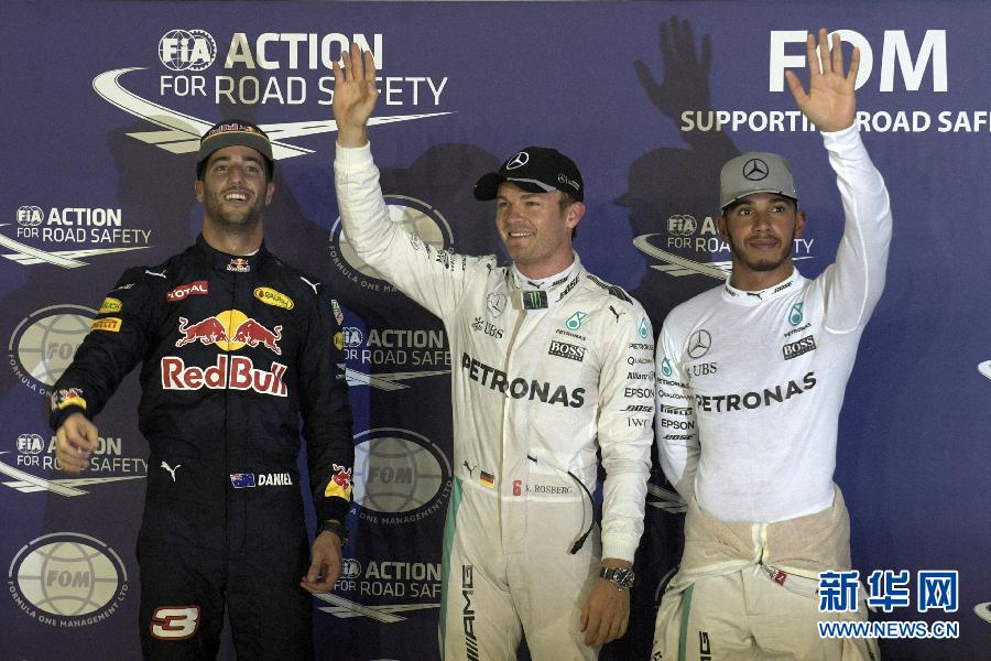 （体育）（2）赛车——F1新加坡站排位赛：罗斯伯格夺得杆位