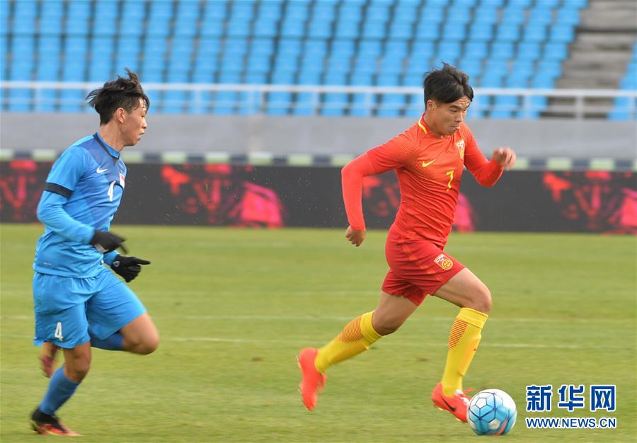 （体育）（2）足球——U22国际足球赛：中国胜新加坡