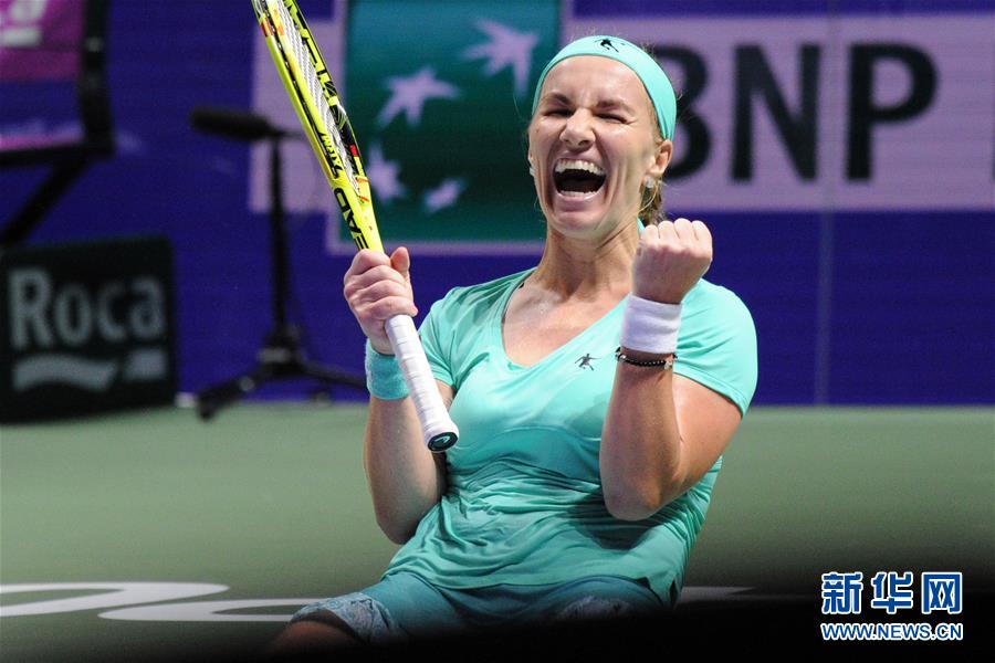 （体育）（1）网球——WTA年终总决赛：库兹涅佐娃胜普利斯科娃