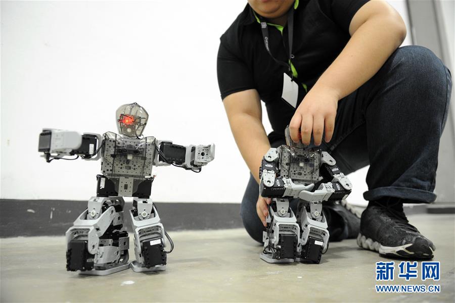 （国际）（1）新加坡国际机器人展开幕