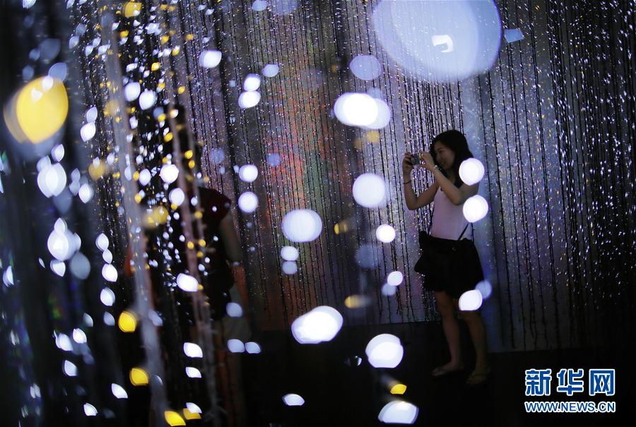 （外代二线）新加坡环球影城亮灯迎圣诞