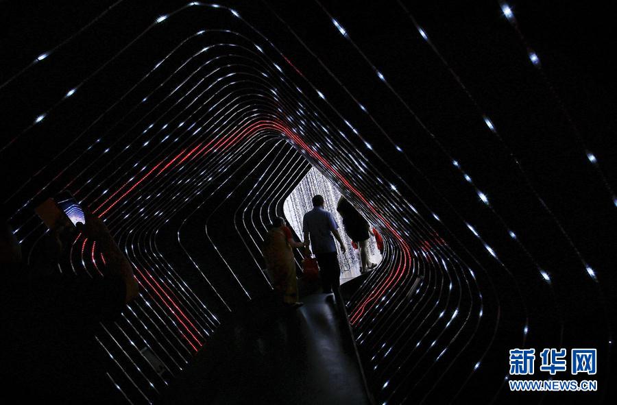 （外代二线）新加坡环球影城亮灯迎圣诞