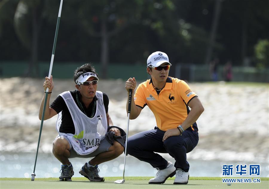 （XHDW）（体育）（3）高尔夫——SMBC新加坡公开赛赛况
