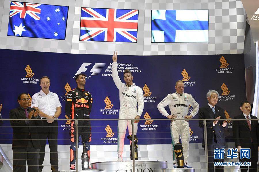（体育）（6）赛车——F1新加坡大奖赛：汉密尔顿夺冠