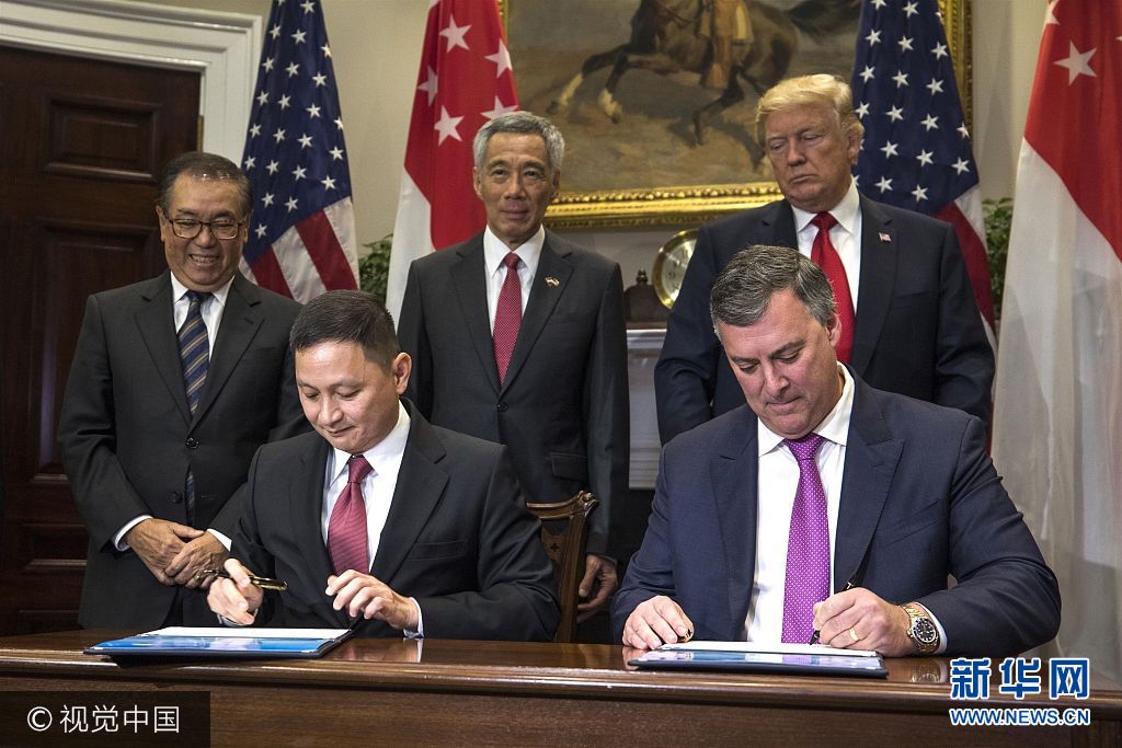 新加坡总理李显龙访美 签署高额客机订单